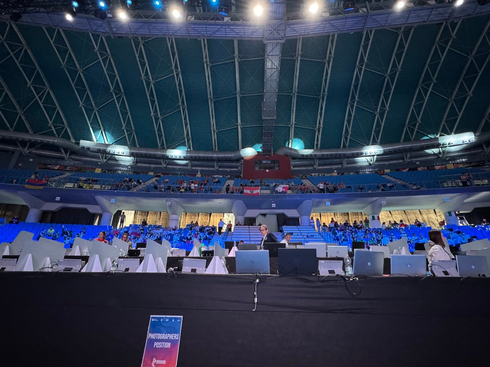 Pesaro: o Mundial que se vê de perto e que quase ninguém veio ver – Pesaro: a World Championships best seen up close, and almost no one came to watch